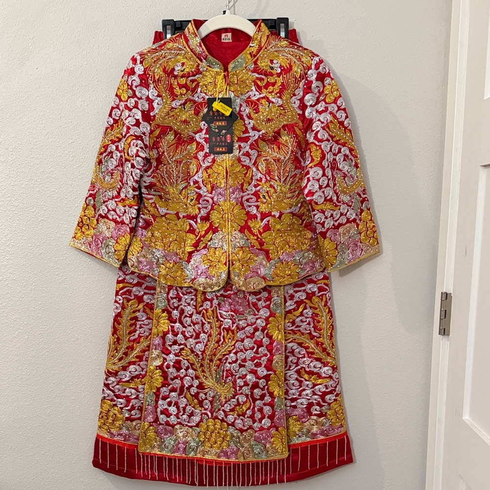 Qun Kwa/Qun Gua Chinese Tea Ceremony wedding dress Size M, fits like XS